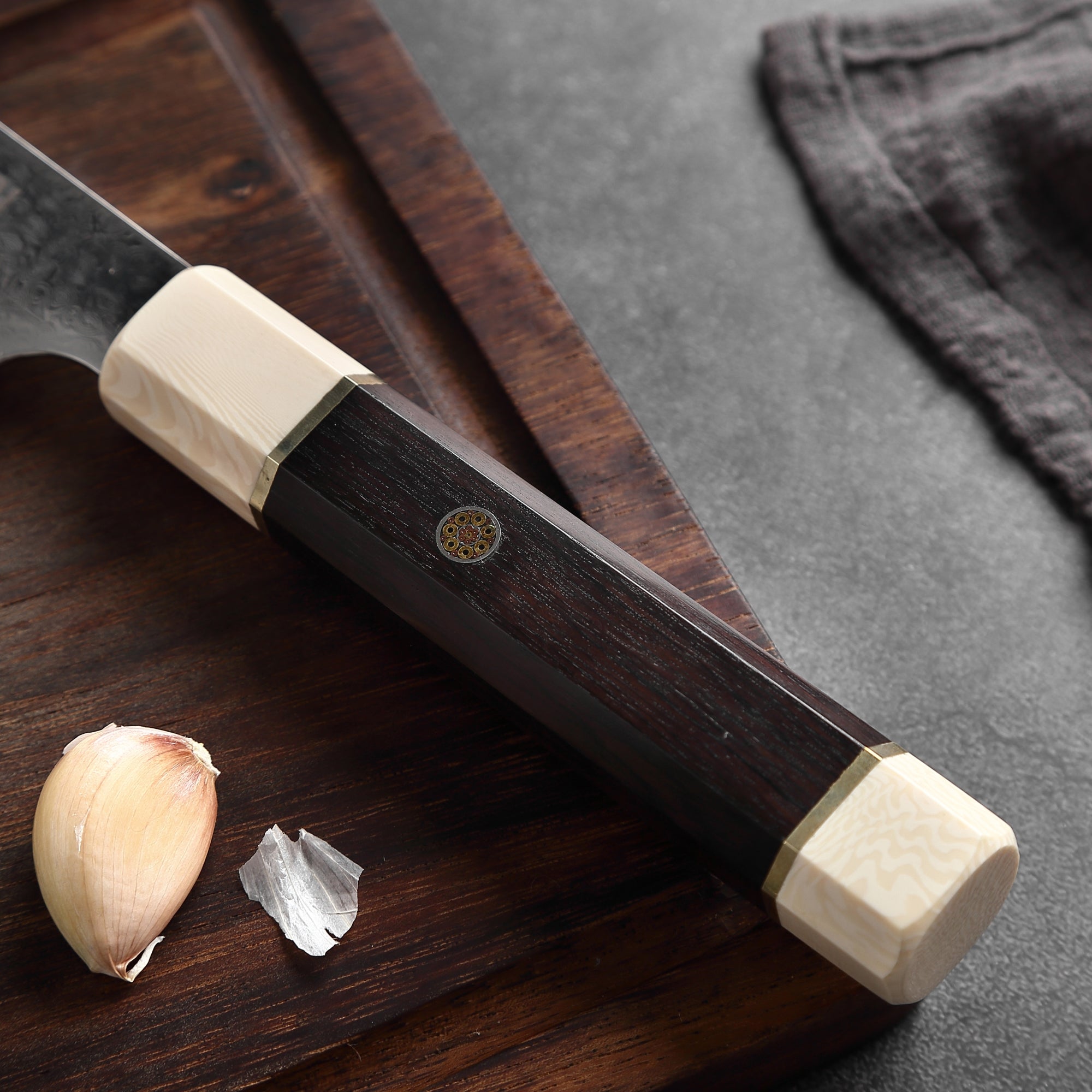 Profesionalni Santoku nož C12, 67-slojno damast jeklo - DACOBI.si